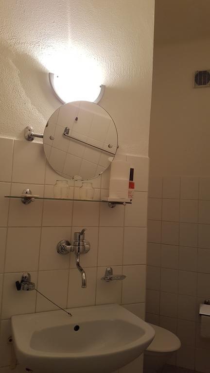 Grand Hotel Cerny Orel Jindřichŭv Hradec Szoba fotó
